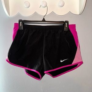 Nike Medium Swish Shorts